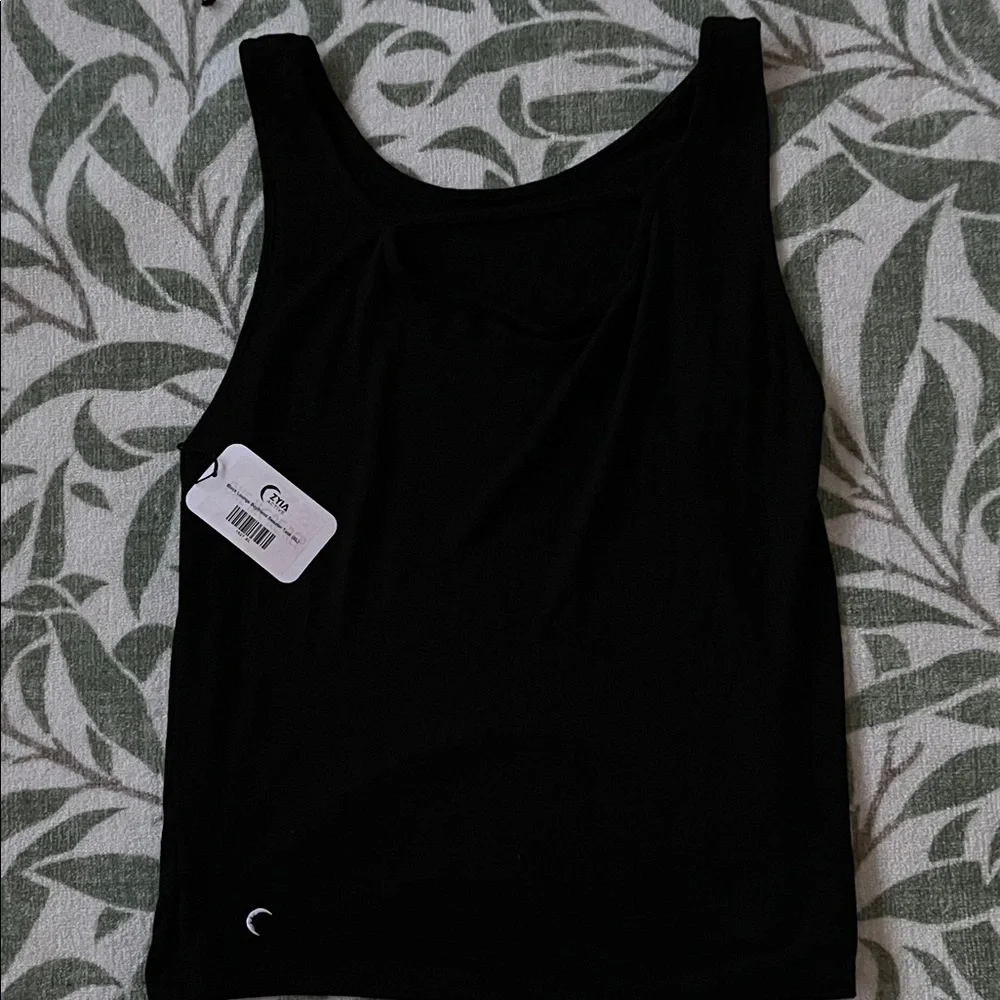 3 ZYIA Athletic Tank Tops + Black Camo Workout Shorts Size XL - Picture 5 of 5